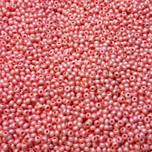 Preciosa 11/0 Chalk White Matte - Sfinx Terra Dyed Pink 25g