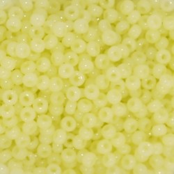 Preciosa 8/0 Opaque Yellow Alabaster 25g