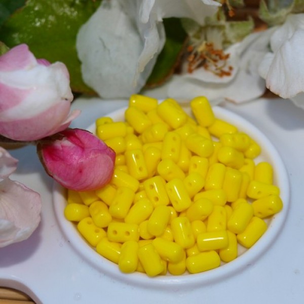 Opaque Yellow Rulla beads 10g