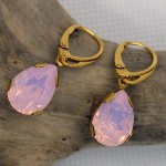 4320 14x10mm Rose Water Opal F Pear shape Fancy stone ietvarā ar cilpu, zelta p.(x1)